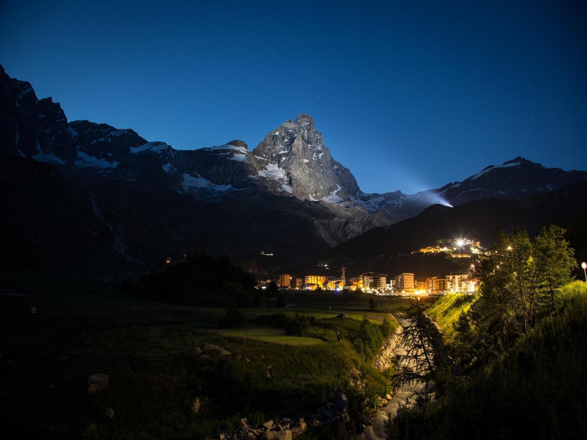 Contemporary Apartment In Breuil Cervinia Near Ski Area Bagian luar foto