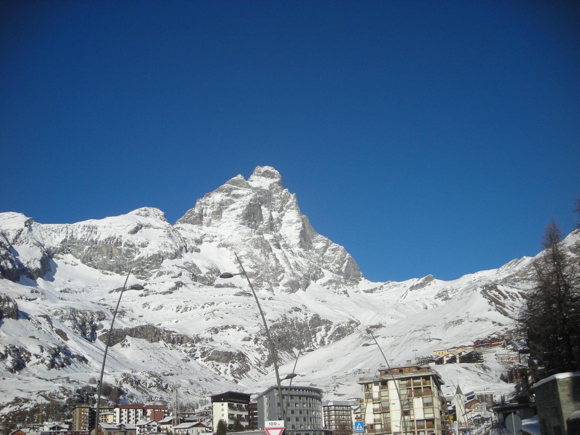 Contemporary Apartment In Breuil Cervinia Near Ski Area Bagian luar foto