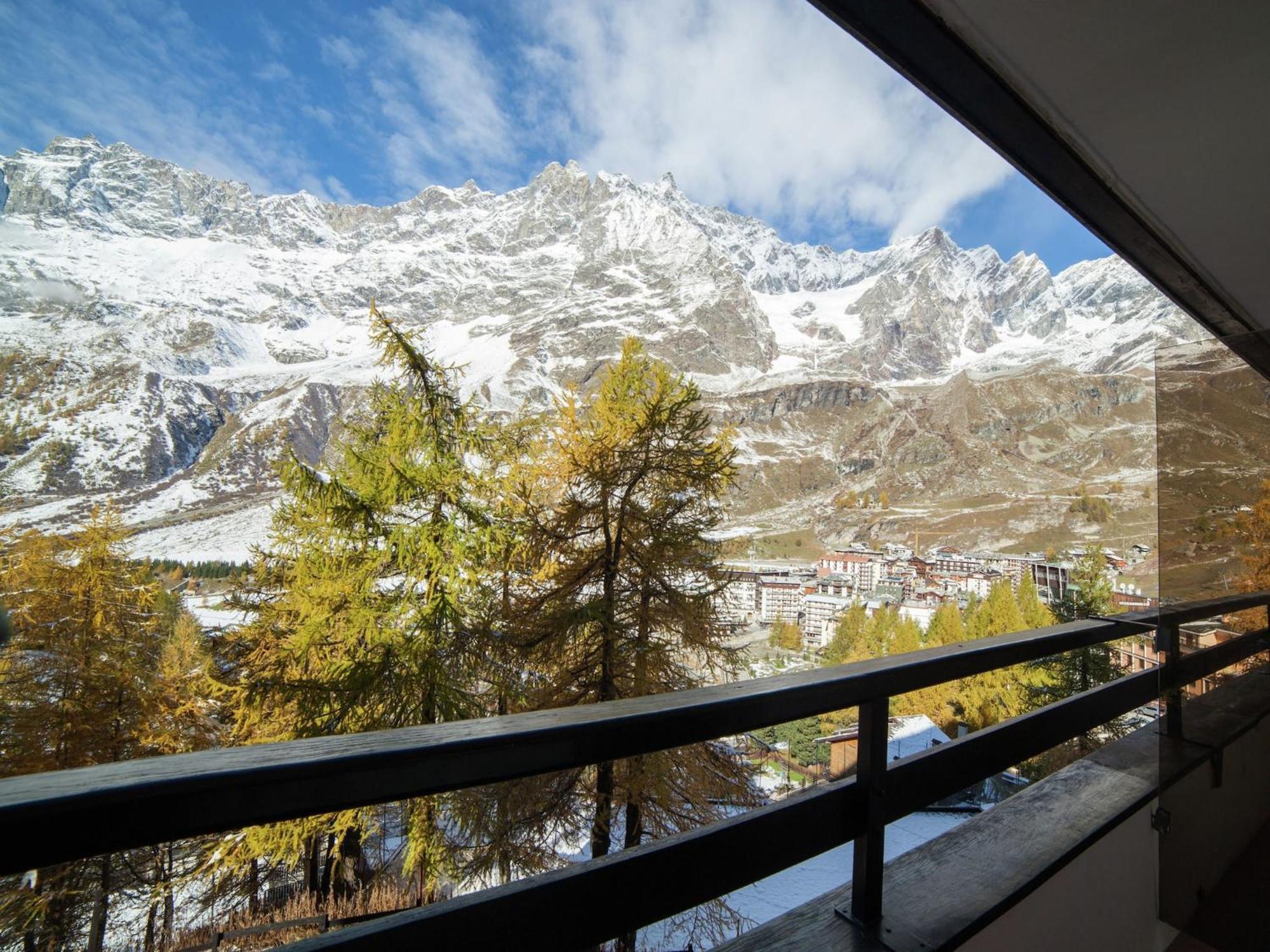 Contemporary Apartment In Breuil Cervinia Near Ski Area Bagian luar foto
