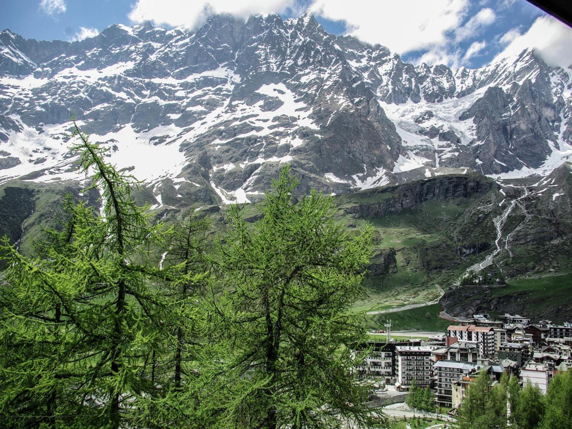 Contemporary Apartment In Breuil Cervinia Near Ski Area Bagian luar foto